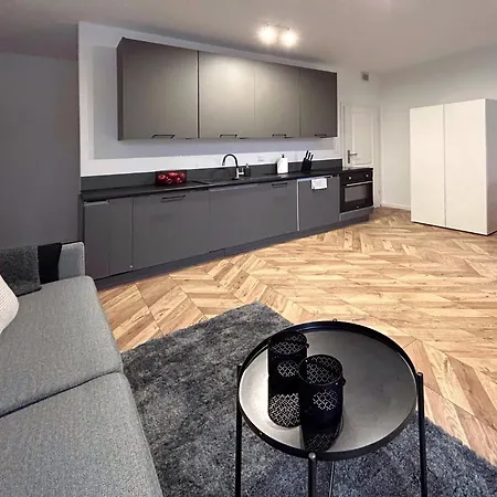 Leszka 2, Self Check In 24h Poznań