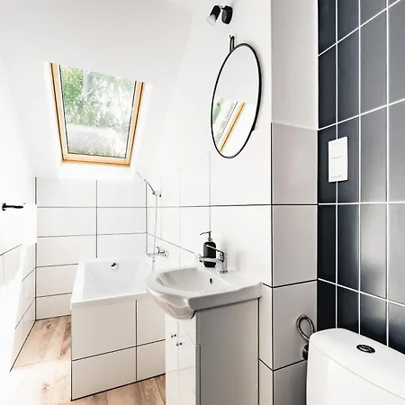 Leszka 2, Self Check In 24h Apartman *